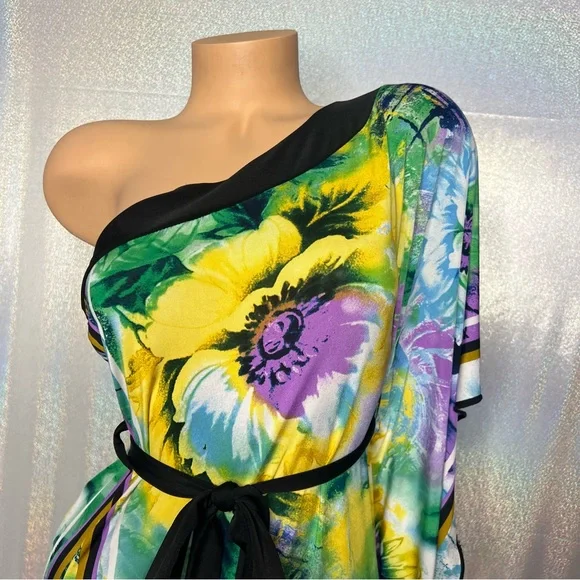 Entry blouse tie at waist one shoulder bay wing belted open shoulder floral top - Picture 5 of 13